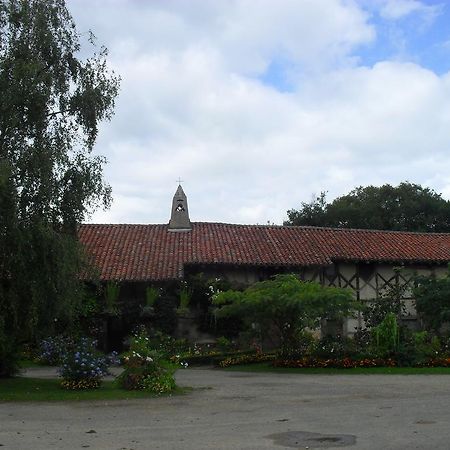 Ferme De Montalibord Vila Vescours Exterior foto