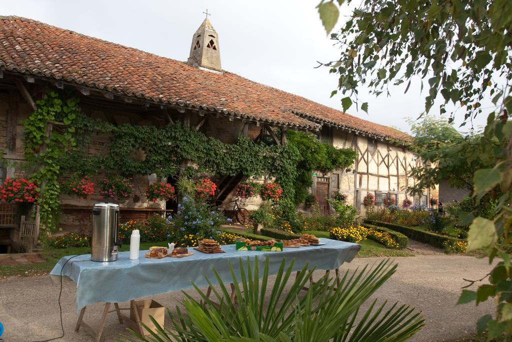Ferme De Montalibord Vila Vescours Exterior foto