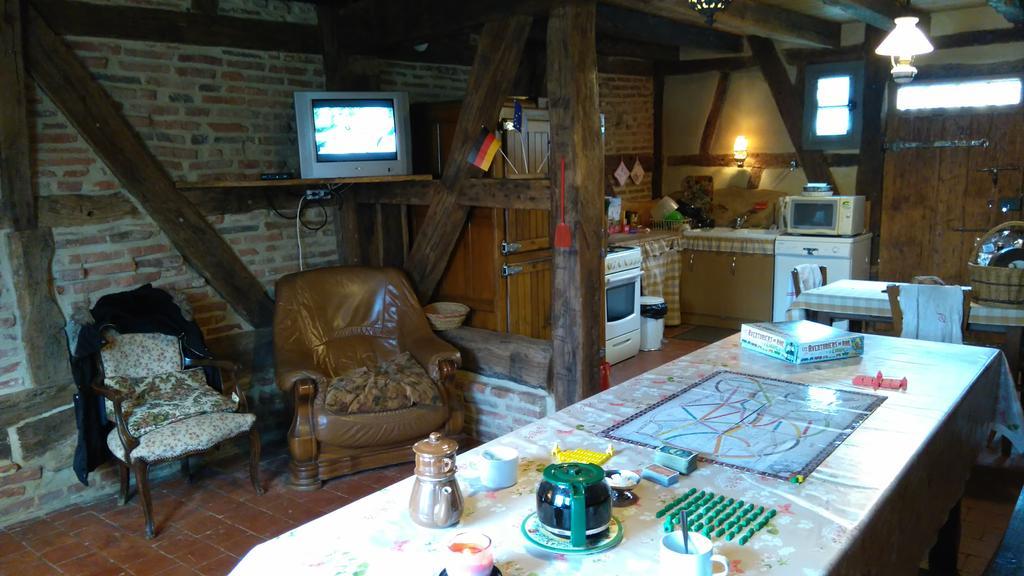Ferme De Montalibord Vila Vescours Exterior foto